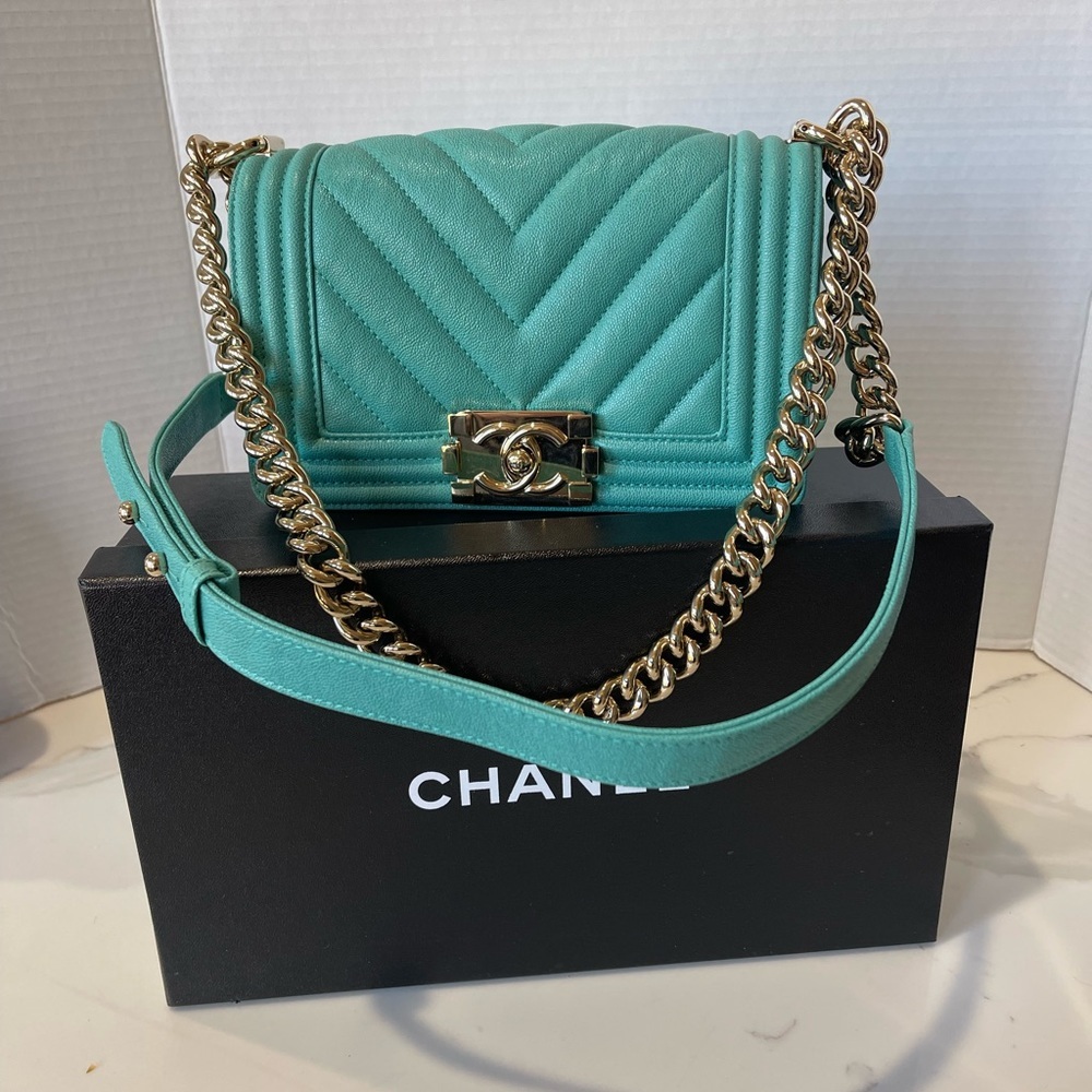 Chanel 19S Turquoise Iridescent Caviar Chevron Quillted Small Boy Gold Hardware - Picture 6 of 15